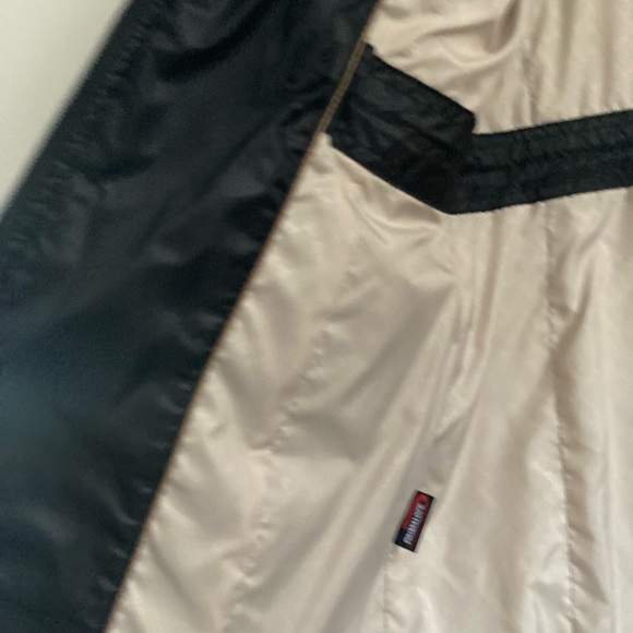 Tumi adjustable light quilted car coat. Removable hood. Very nice condition. - Picture 5 of 8